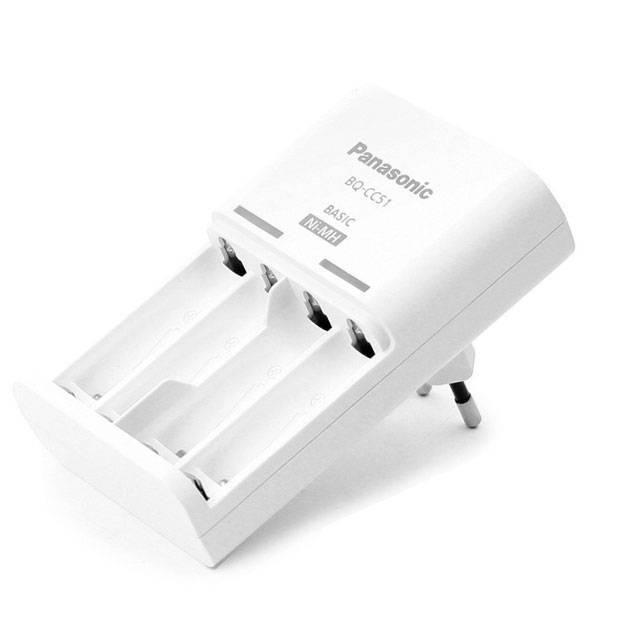 Panasonic Cargador Pila Aa/Aaa K-Kj51Mcc2 Incluye 2 Pilas Aa